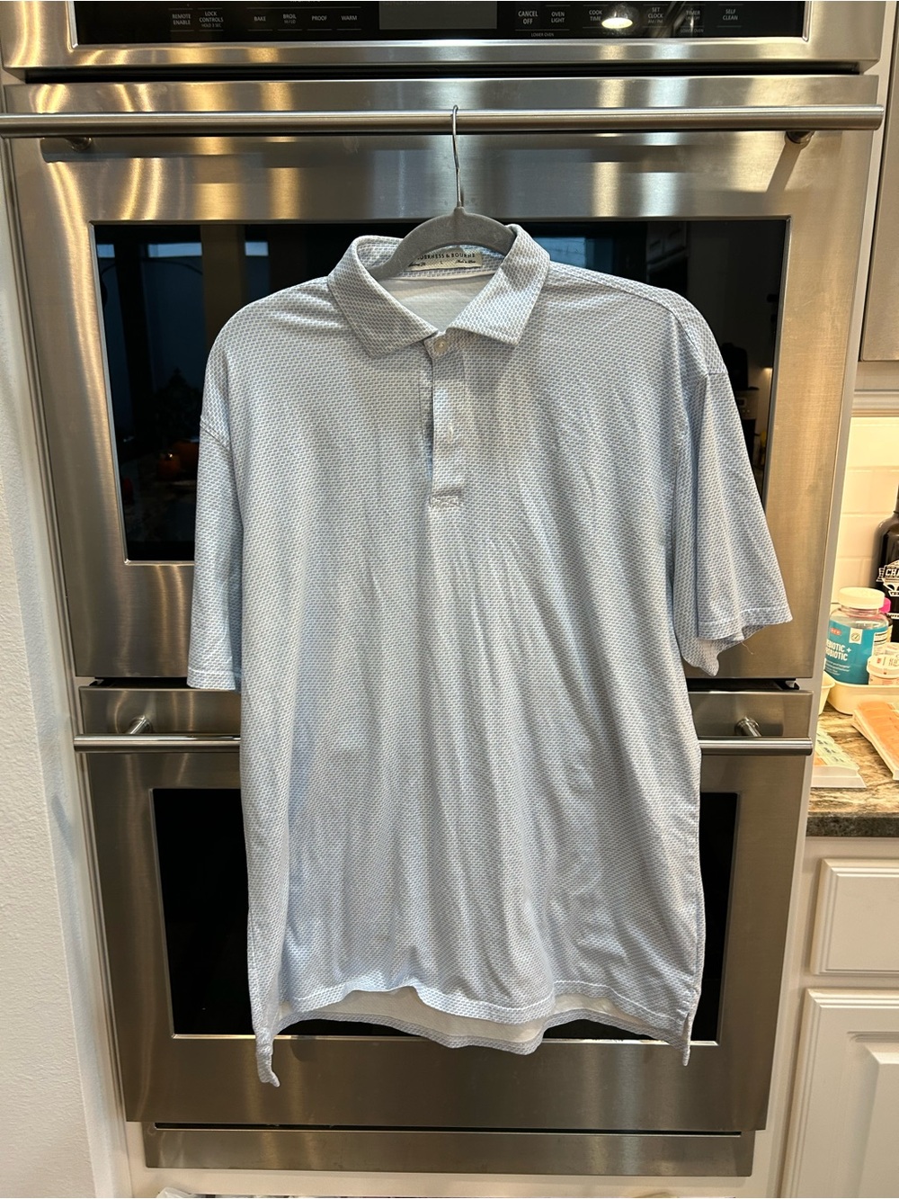 Holderness & Bourne tailored fit polo L has a stain perfume scent overall GUC